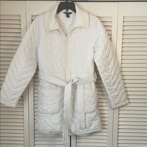 Athleta White Belted Quilted Puffer Coat Sz S petite below waist double zipper